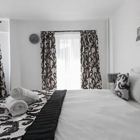 Lion'S Unirii Apartment Bucarest Esterno foto