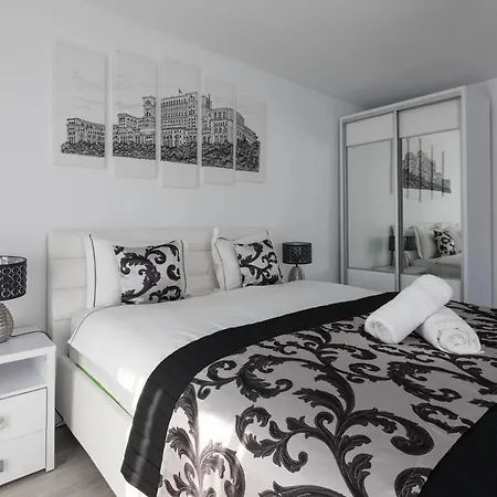 Lion'S Unirii Apartment Bucarest Esterno foto