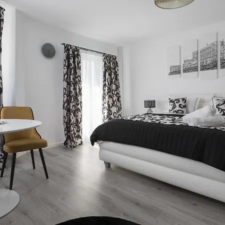 Lion'S Unirii Apartment Bucarest Esterno foto