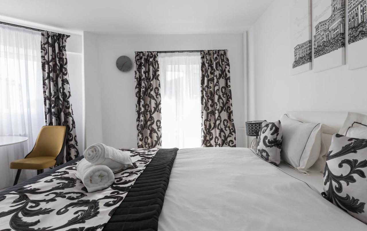 Lion's Unirii Apartamento *
